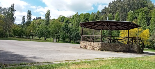Imagen de Parque infantil situado en Santiurde de Toranzo, Cantabria